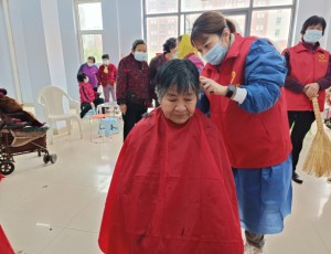 南马坊村【一网三联】 “关爱老人义务理发”志愿服务活动