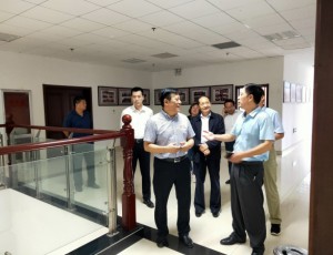 省城乡社区治理工作领导小组 来我区督查村（社区）“牌子多”问题集中整治工作