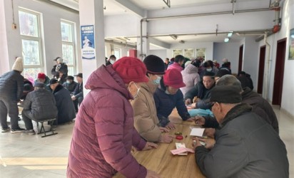 情暖新春 爱老传递 ——齐都镇南马坊村给60岁以上老人发放春节福利